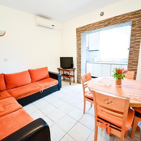 Apartments Valentina Петрчане Экстерьер фото