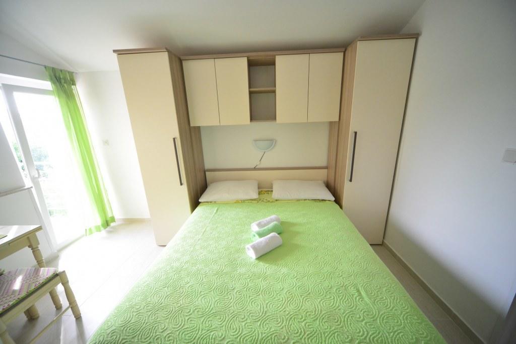 Apartments Valentina Петрчане Экстерьер фото