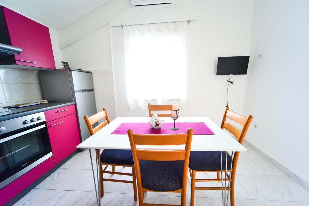 Apartments Valentina Петрчане Экстерьер фото