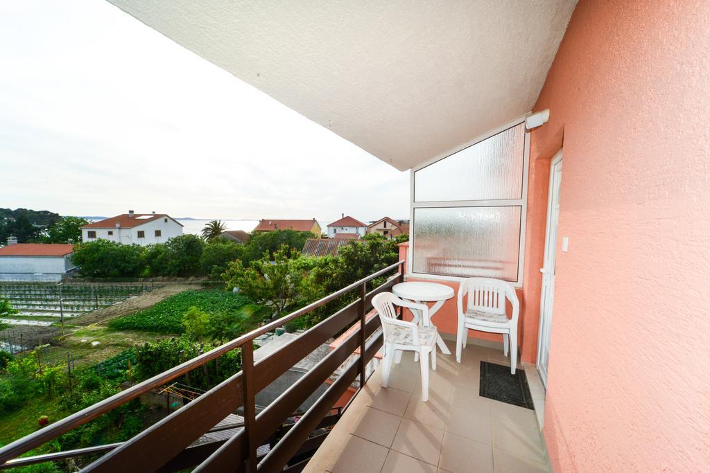 Apartments Valentina Петрчане Экстерьер фото